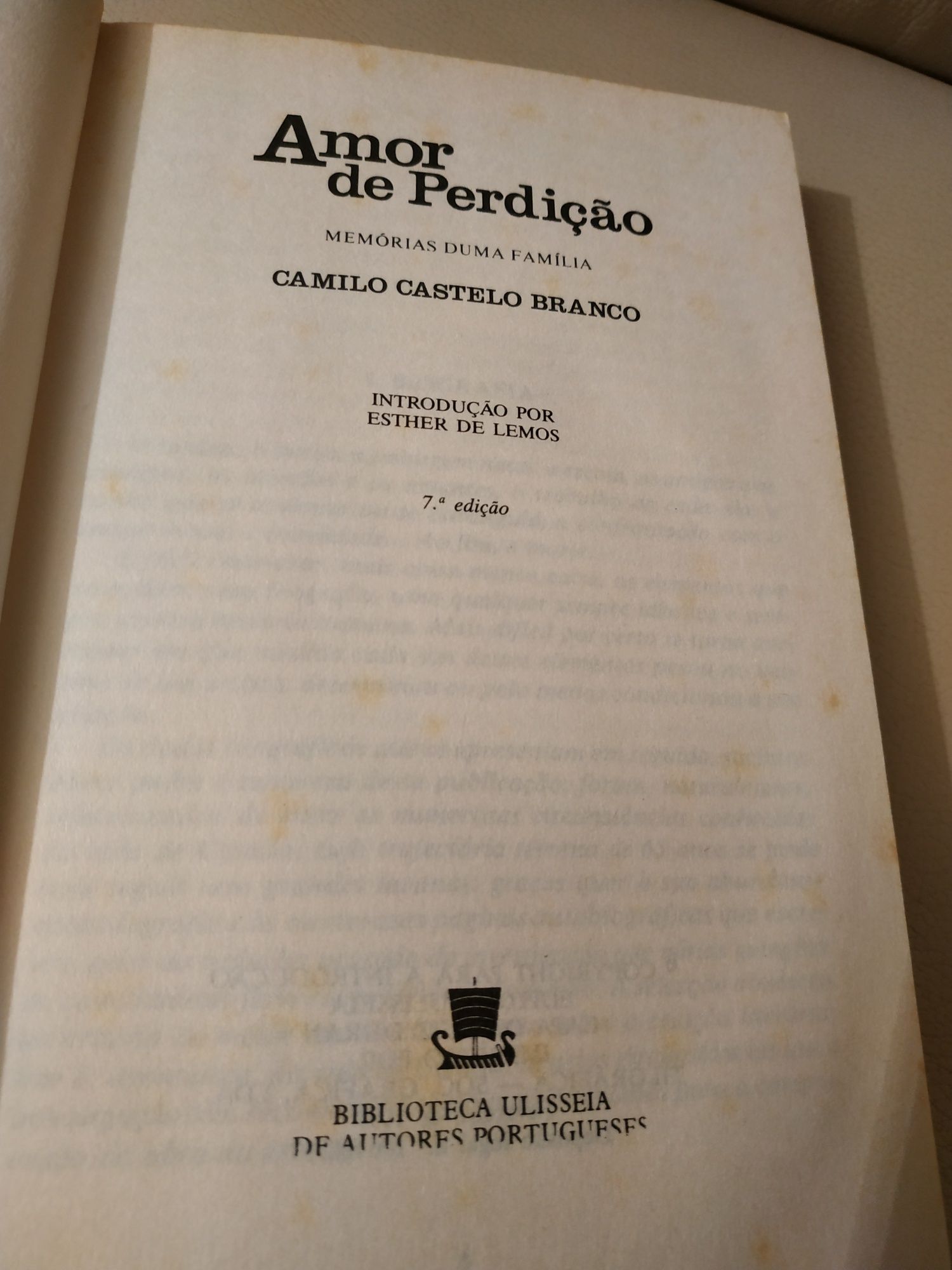 Livro "Amor de Perdição"