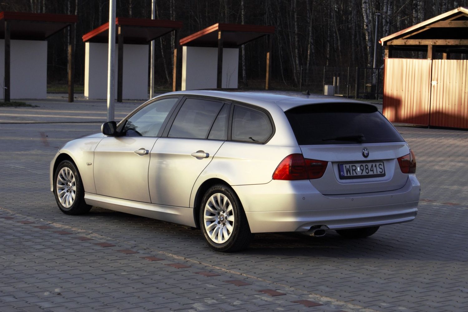 BMW E91 Lci 320d seria 3 177KM Oryginalny lakier Panorama Navi
Spr