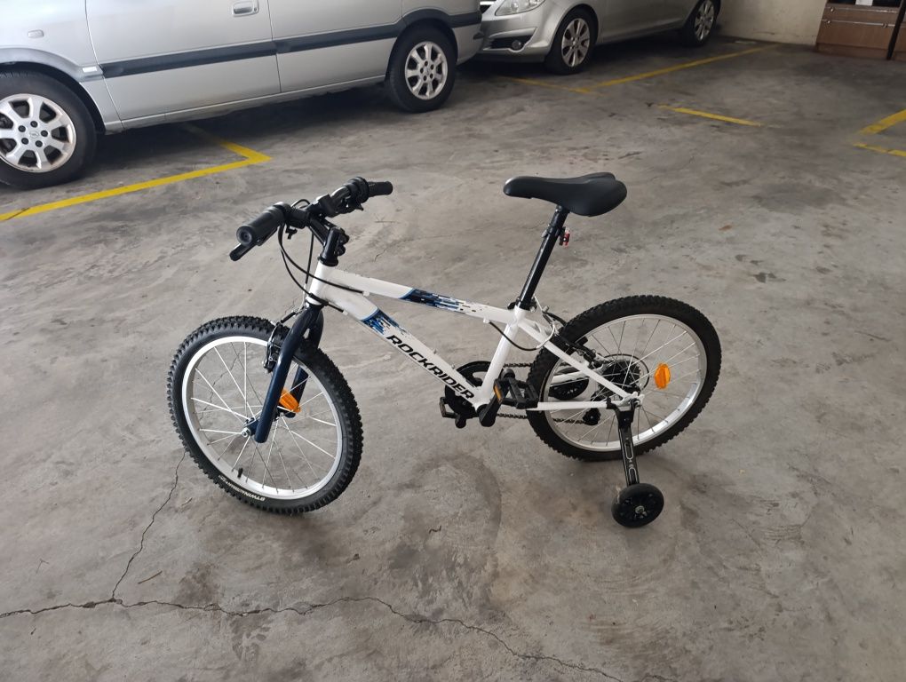 Bicicleta infantil como nova