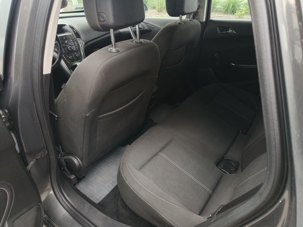 Opel Astra 2011r 1.4 Benzyna Stan BDB