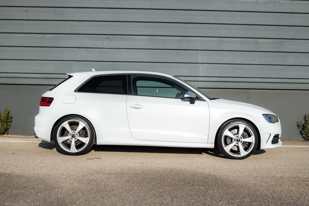 Audi S3 Sportback S-Tronic Quattro / Stage 2 & Backets