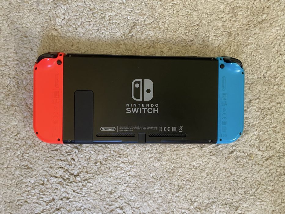 Nintendo switch V1 usada com jogos (fifa 23 e minecraft) e comando pro