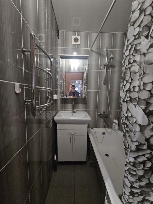 Сдам 3х ком квартиру Зубенко 25 м.Студенченская.L