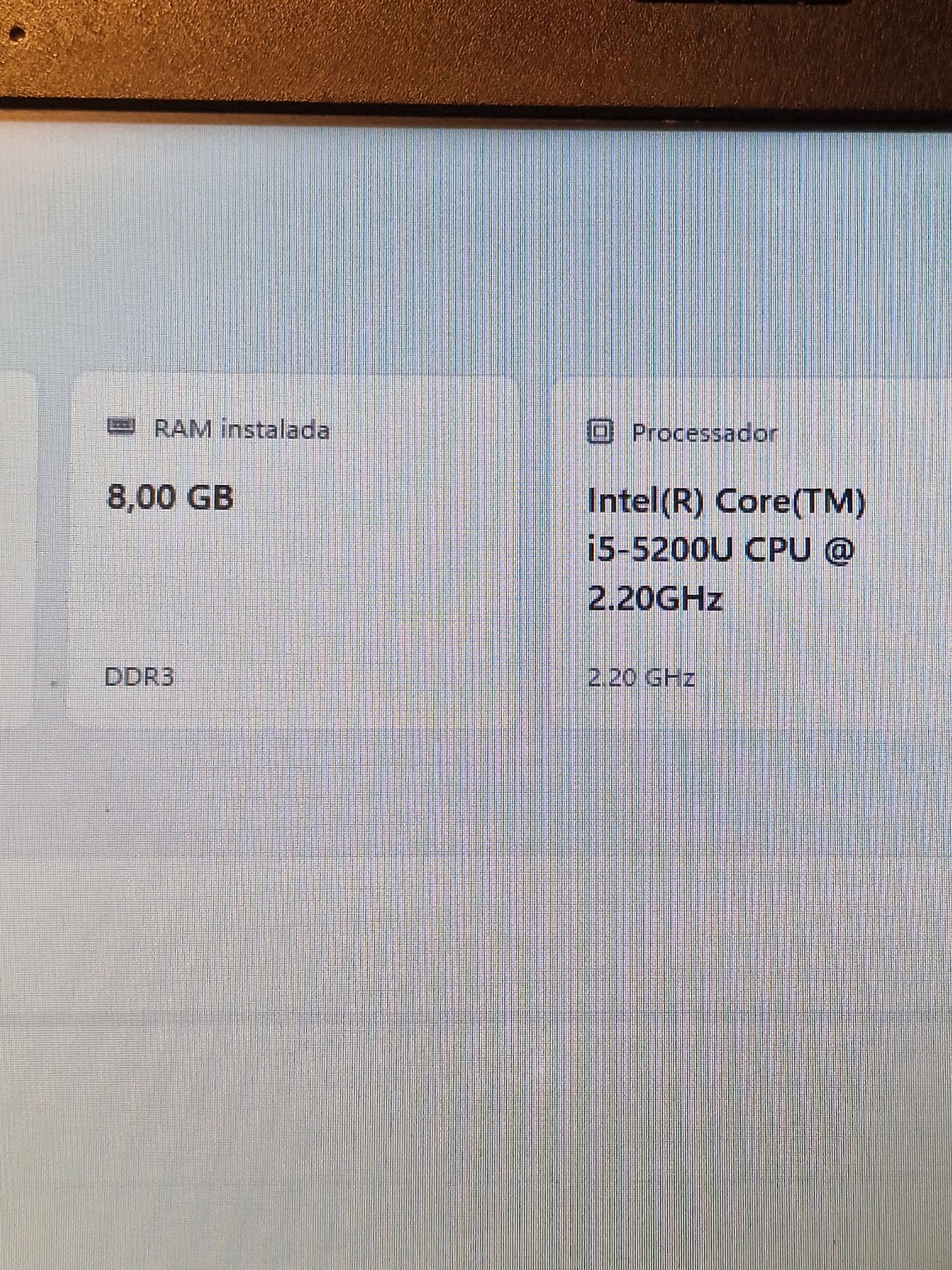 Portátil Lenovo - Windows 11- Intel Core i5 - Ecrã Led - Ram 8 Gb.