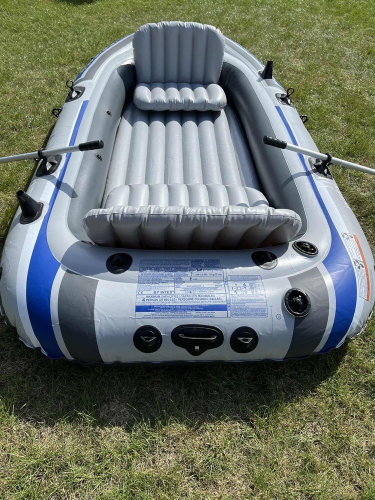Ponton Intex Excursion 4 – używany tylko 4 razy, komplet akcesoriów