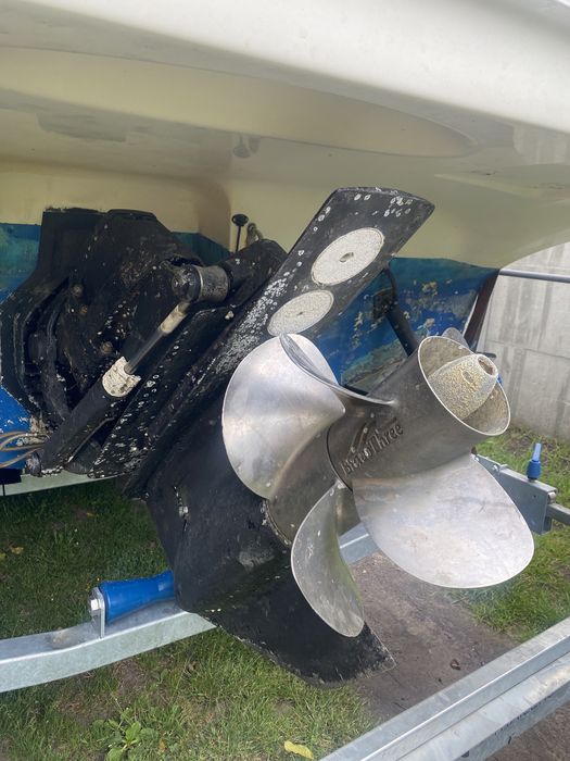 Łódz  motorowa  Bayliner 265