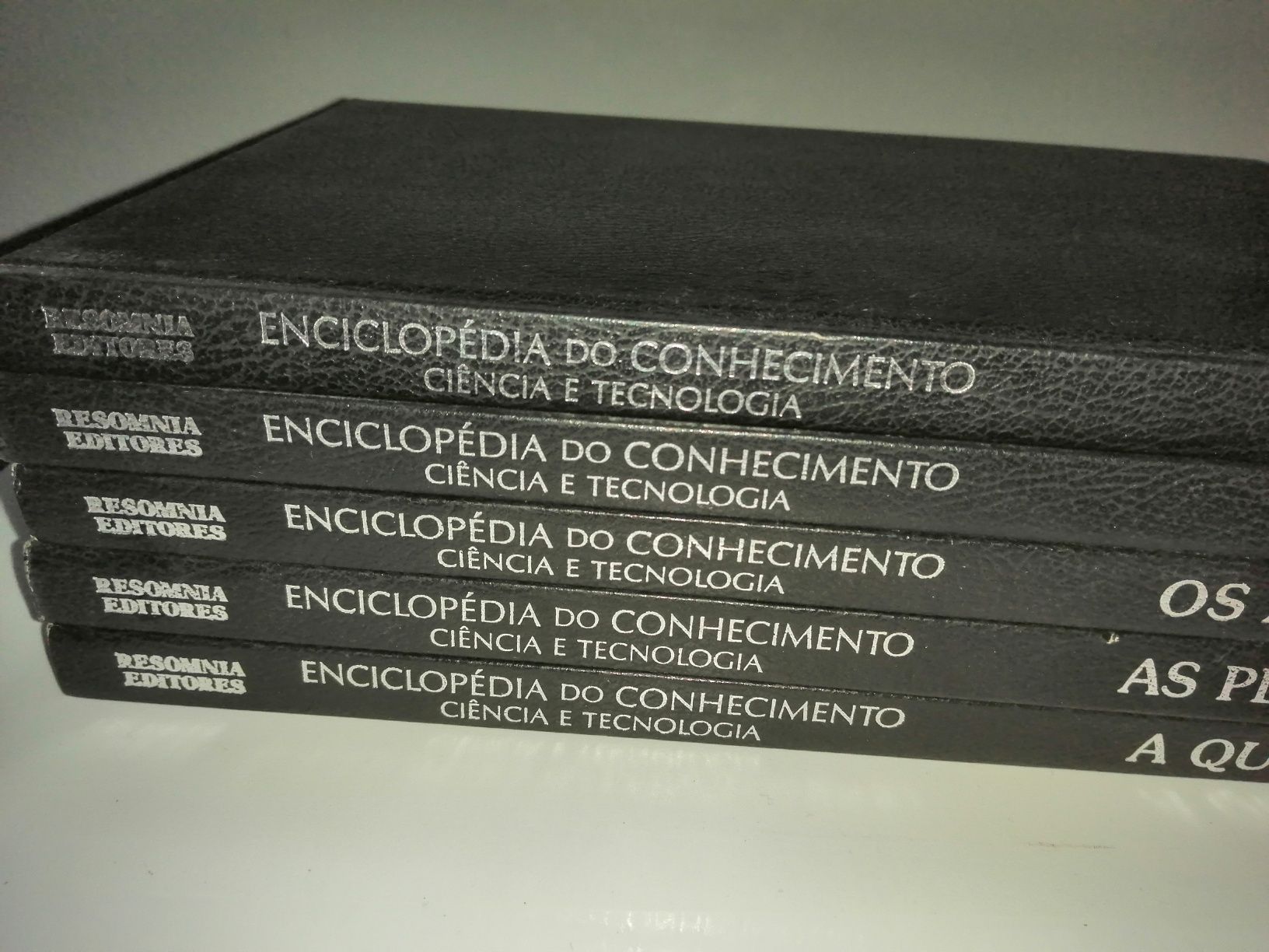 Enciclopédia do conhecimento ciência e tecnologia. A Terra; A vida...