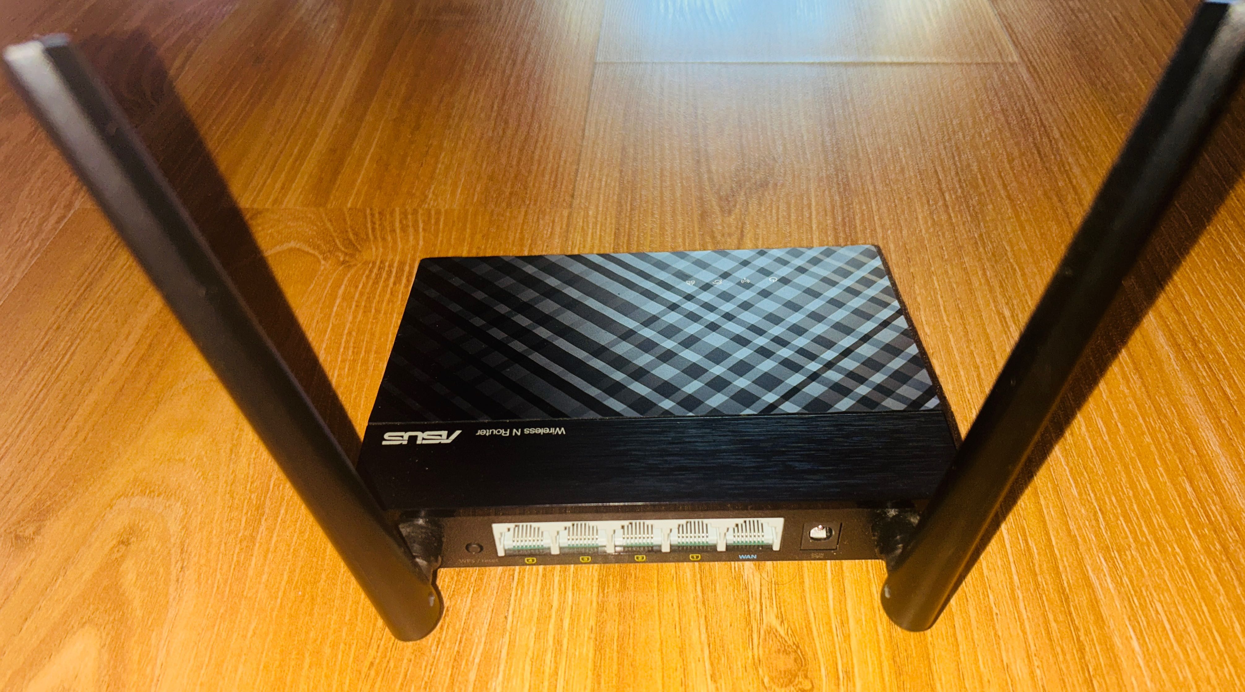 Продам рабочий роутер ASUS RT-N12+B1