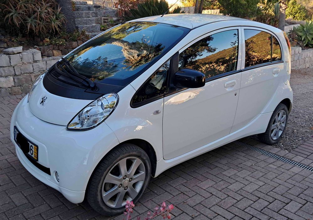 Peugeot iOn - Elétrico 2017 45.000 Km fácil de carregar tomada normal