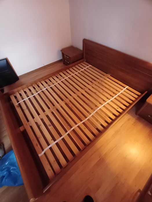 Komplet łóżko + szafki nocne + komoda + lampa