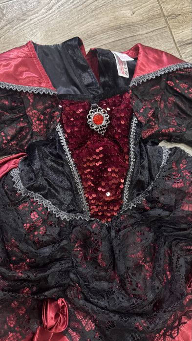 Сукня на дівчинку 5-6 років