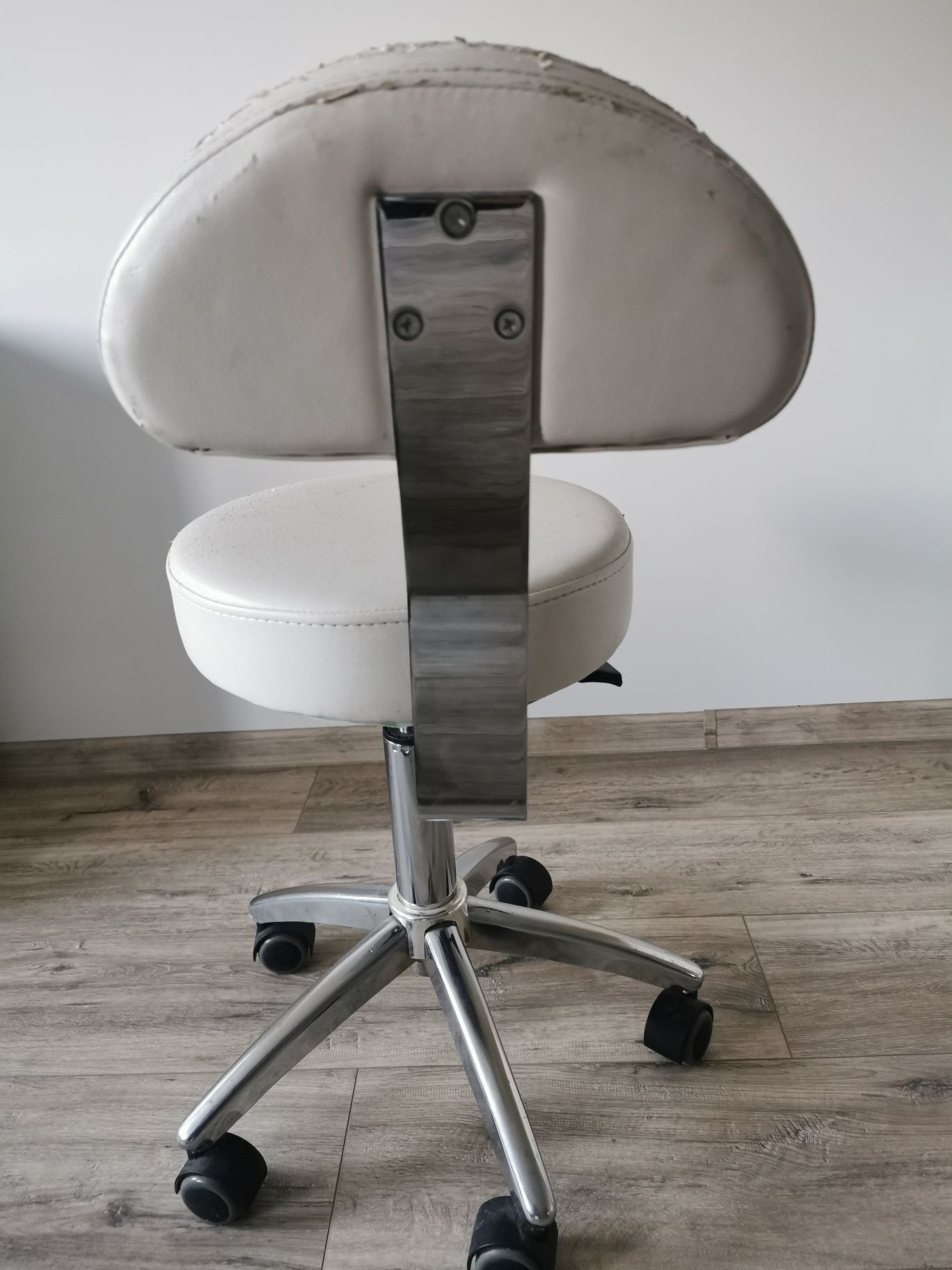 Krzesło / taboret kosmetyczny
