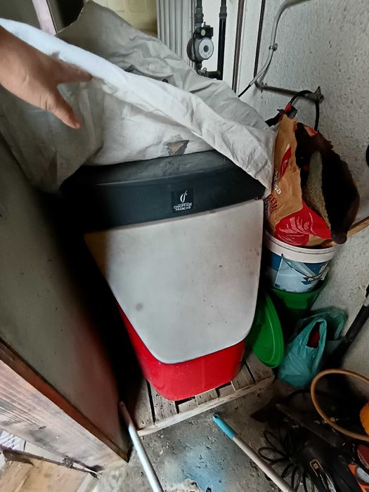 Caldeira aquecimento a gasóleo ,MT bom estado com 200l gasóleo inc.