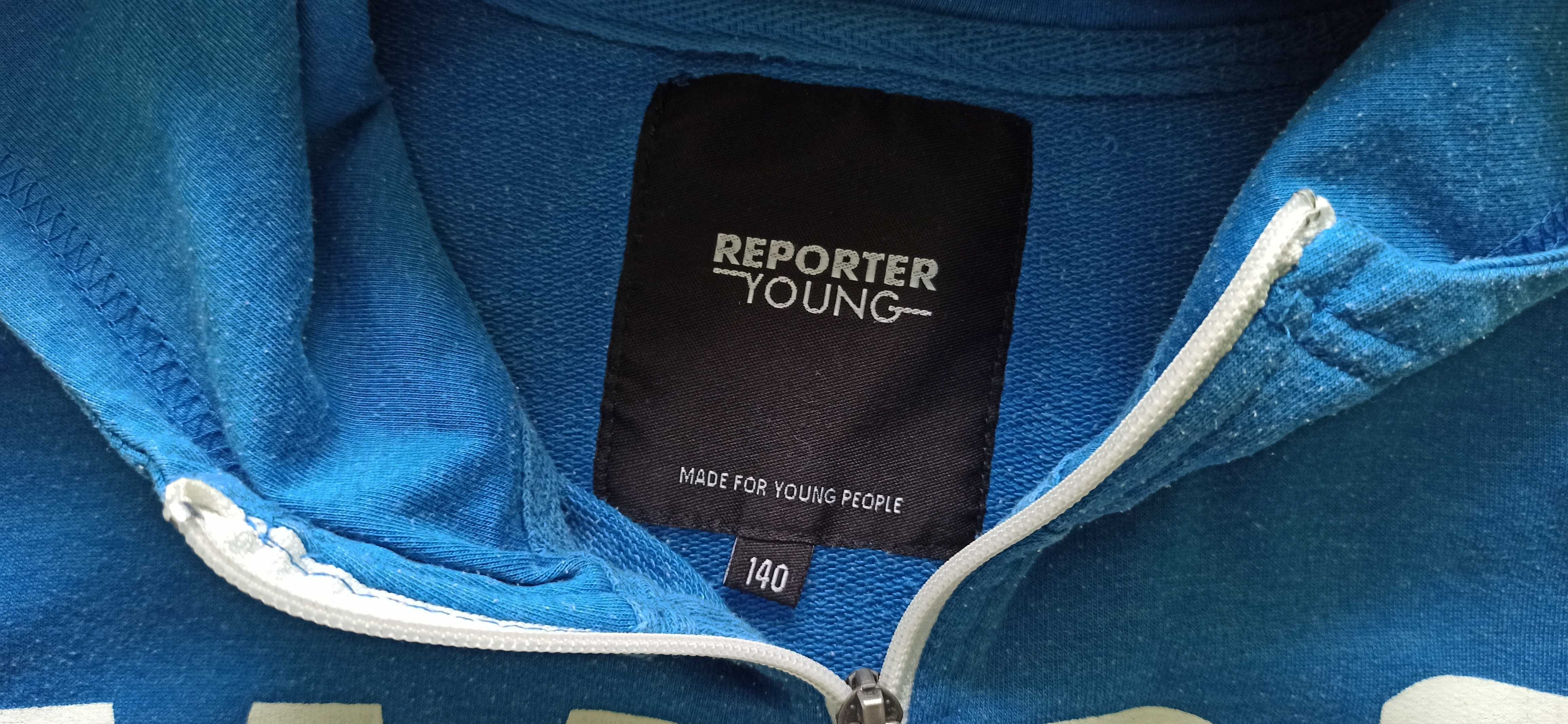 Bluza Reporter Young 140 bdb niebieska kaptur nadruk ryba w kieszeni