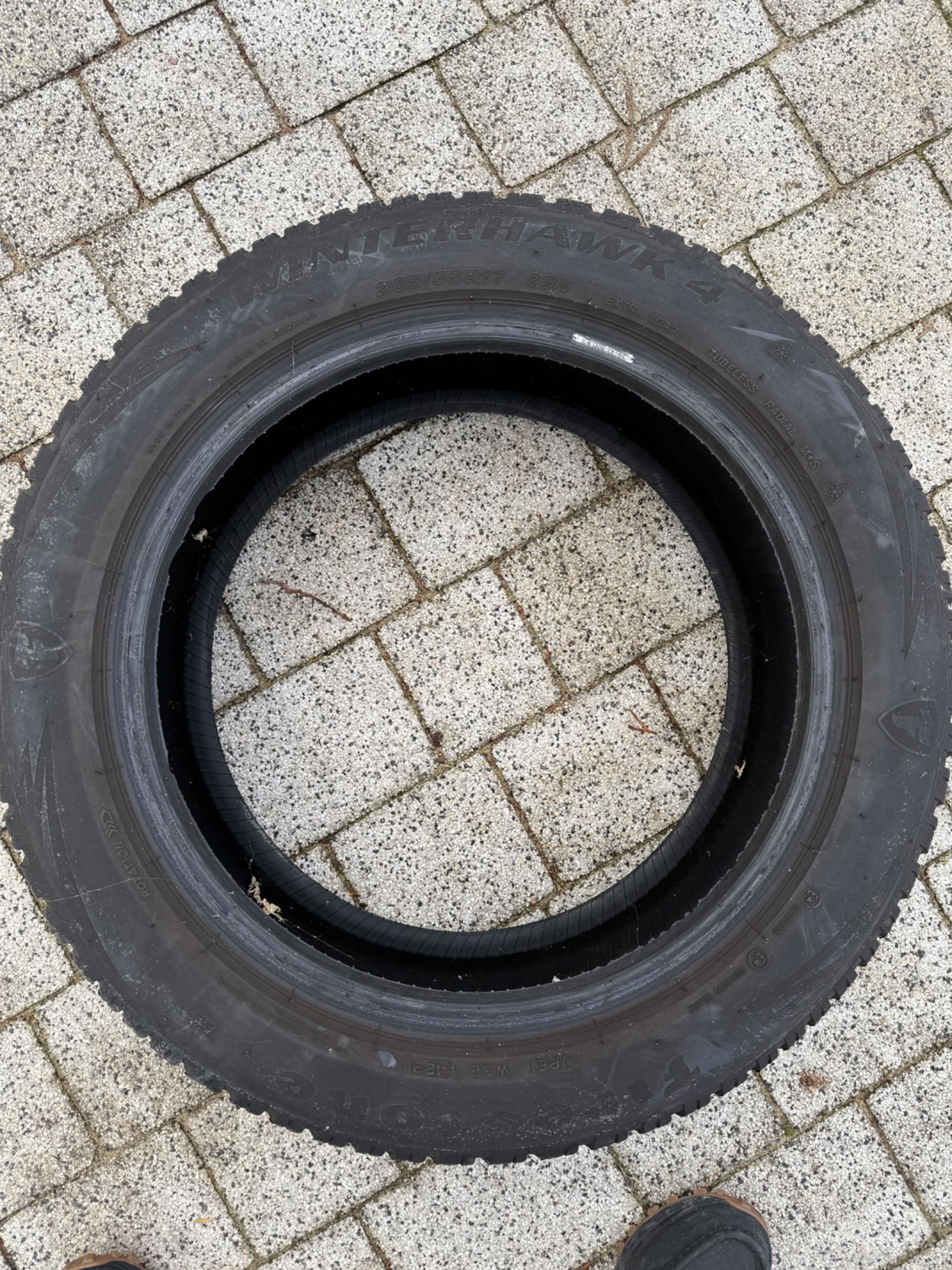 Opony Firestone Winterhawk 205 55 R17 stan bardzo dobry mały przebieg