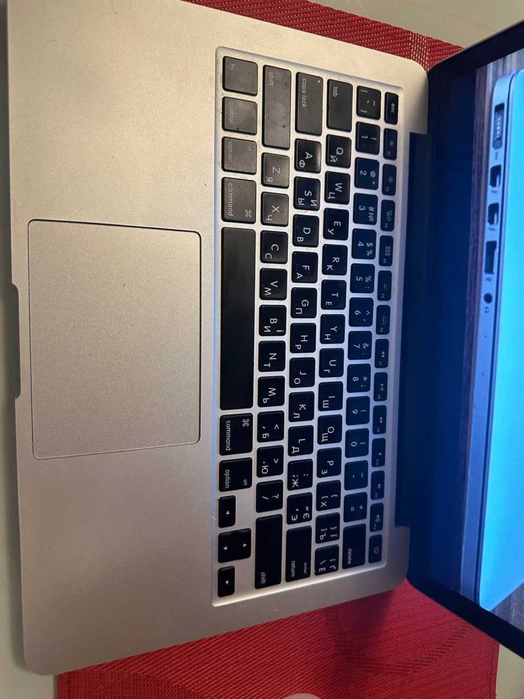 MacBook Pro 13” 2015 ( i5/8gb/ 256 ssd