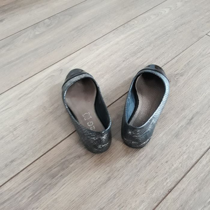 Eleganckie buty baleriny do sukienki 31
