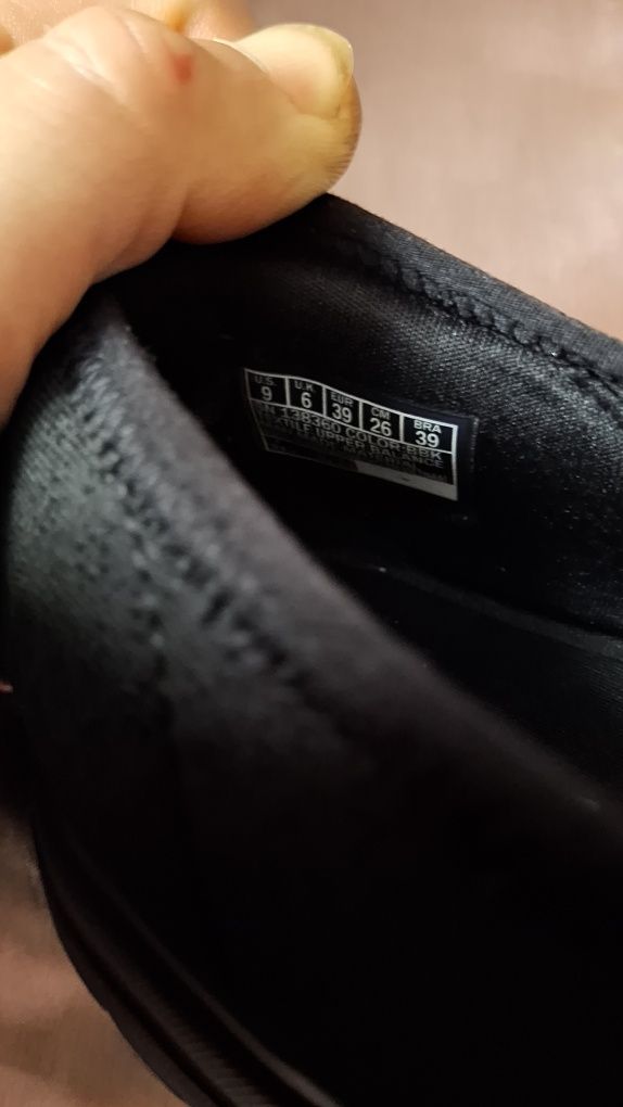 Сліпони  Sketchers