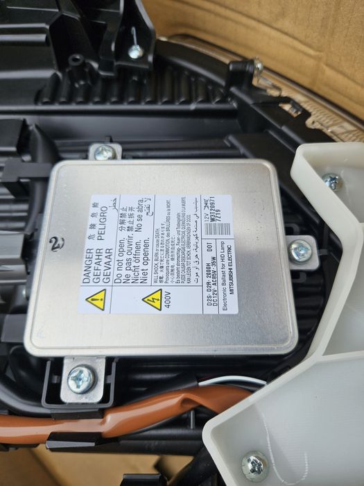 Nowa Oryginalna Maska Aluminiowa Citroen C-crosser Lampa Xenon zderzak