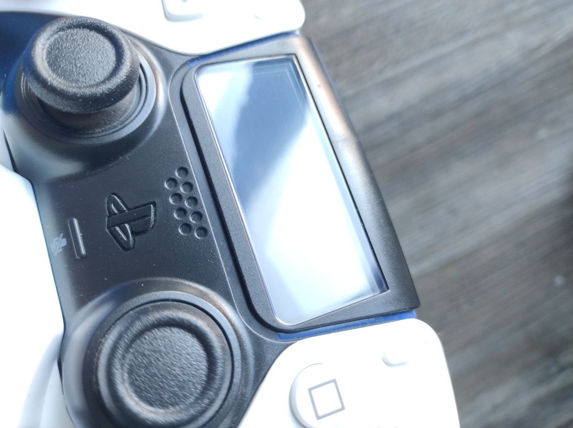 Budzik Pad, Kontroler PlayStadion 5