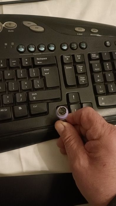 Klawiatura komputerowa Logitech multimedialna