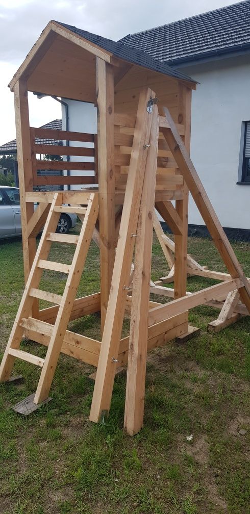 Plac zabaw dla dzieci huśtawka slizg zjeżdżalnia