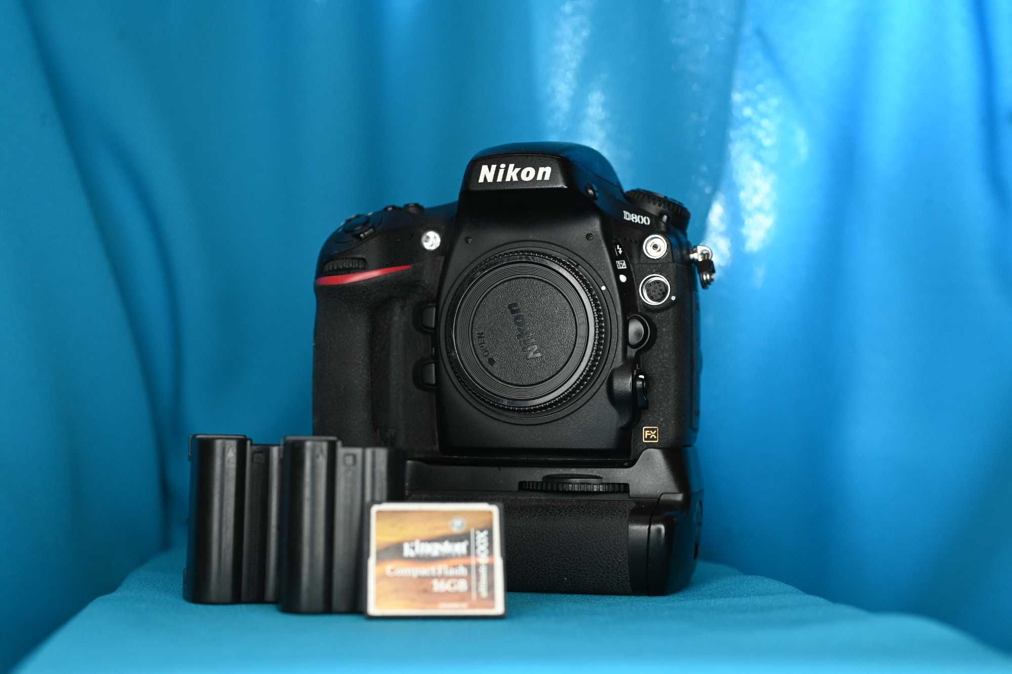 Aparat Nikon D800 grip  Meike MK-D800S 2 aku mały przebieg