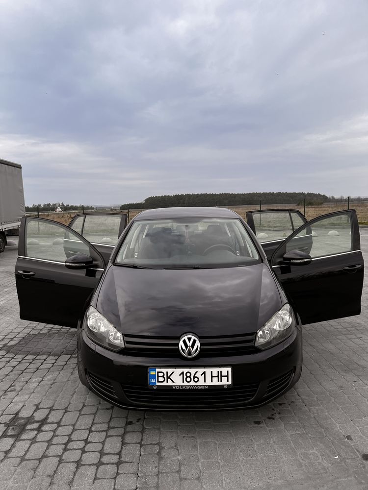 Volkswagen golf продаж