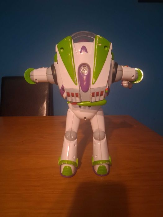 Brinquedo Buzz lightyear 30 cm