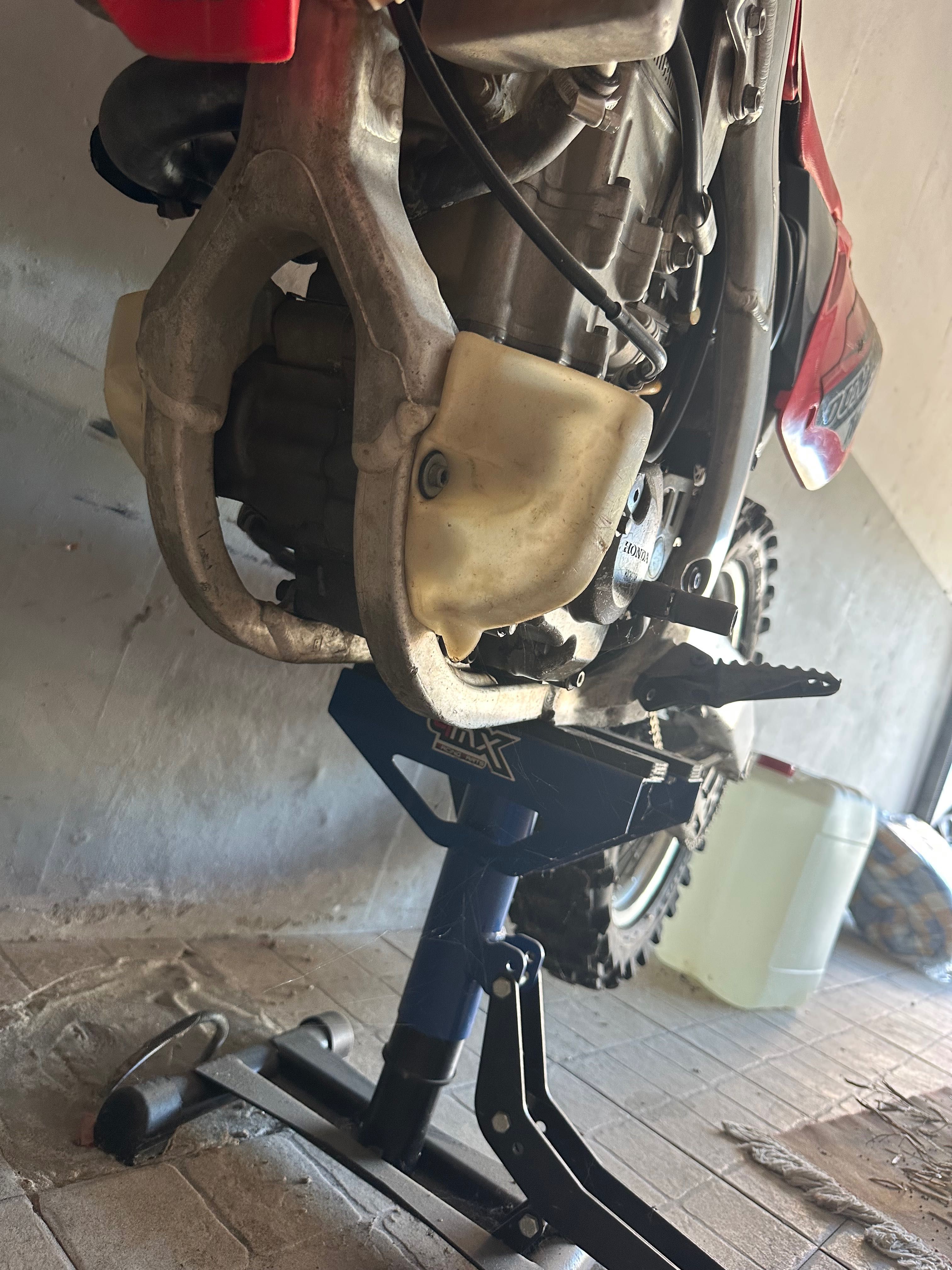Moto para monte em bom estado  precisa bomba de água …