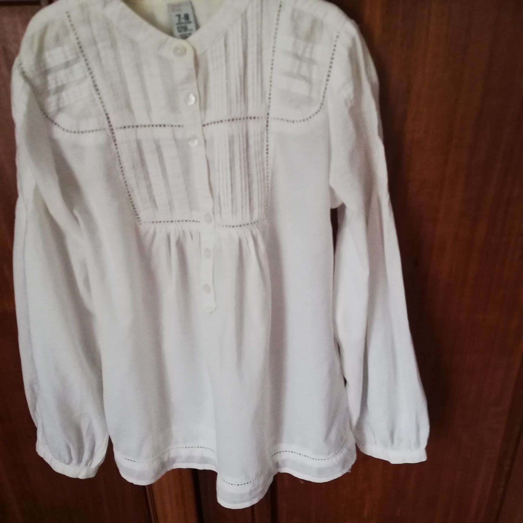 Lote de 2 blusas brancas Benetton e Zara 7A