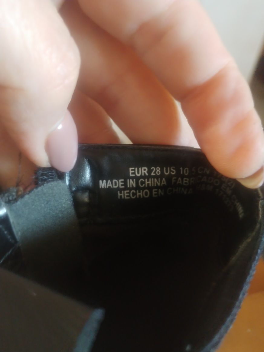 Dziewczece szyblety rozmiar 28 firmy H&M