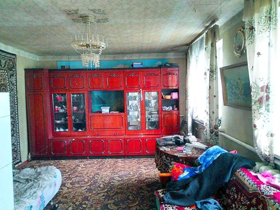 Продам жилий будинок з хозпобудовами та окремою банею в с.Ніжиловичі