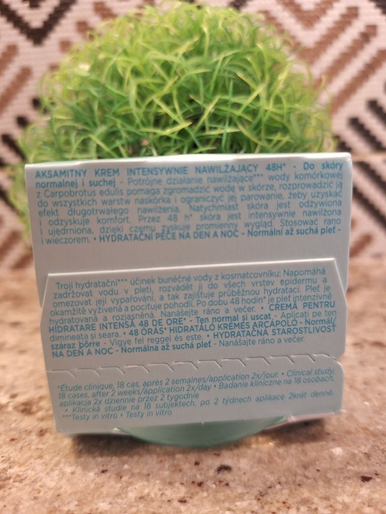 Nawilżający krem do twarzy Hydra Végétal 50ml Yves Rocher Nowy