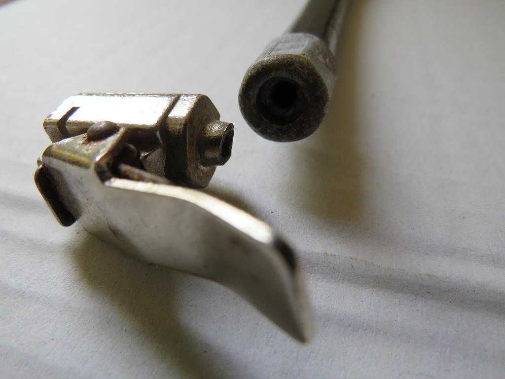 Pistola ar comprimido manómetro analógico. Conector válvula DANIFICADO