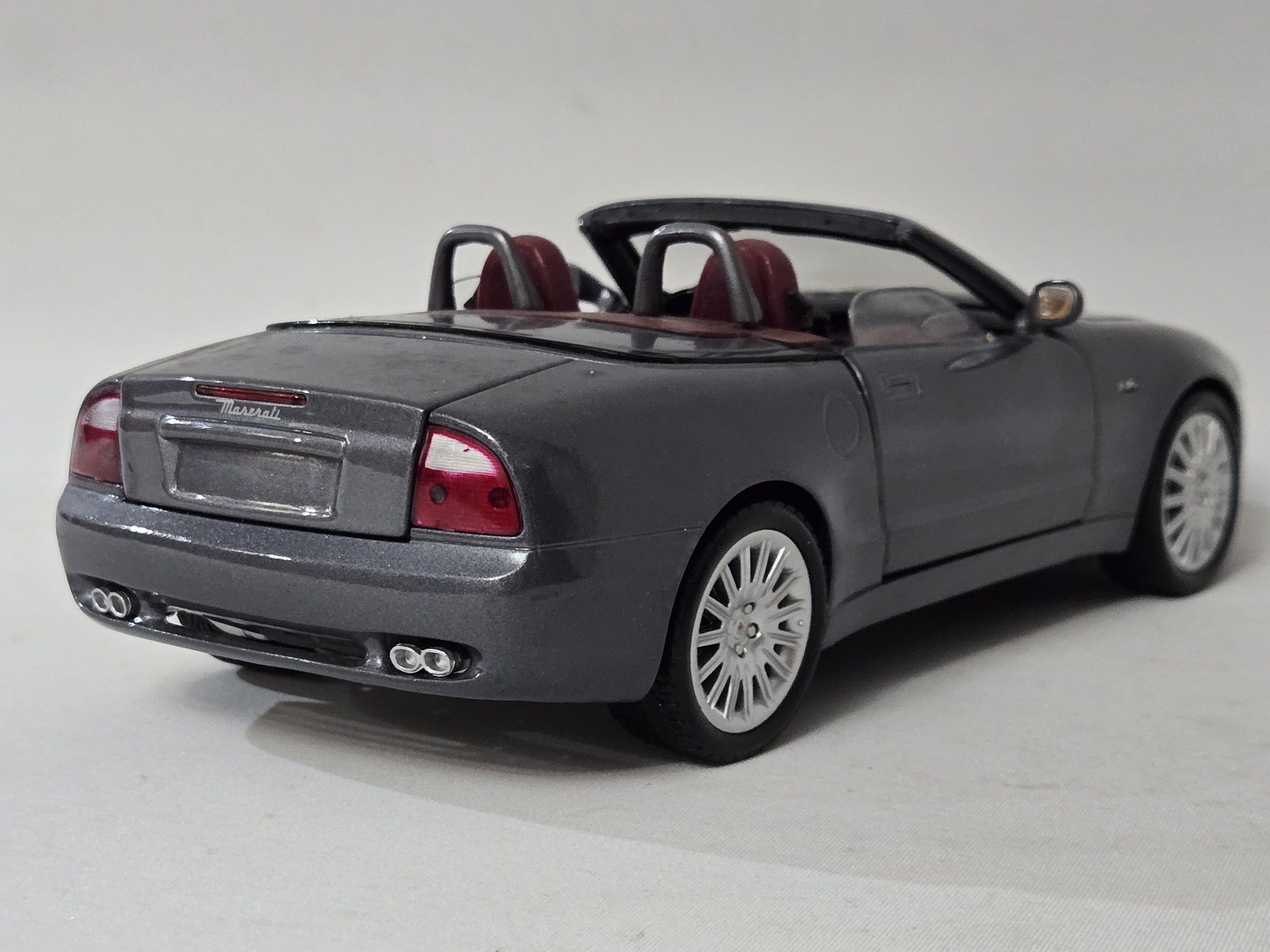 Miniatura Maserati Spider 1/18