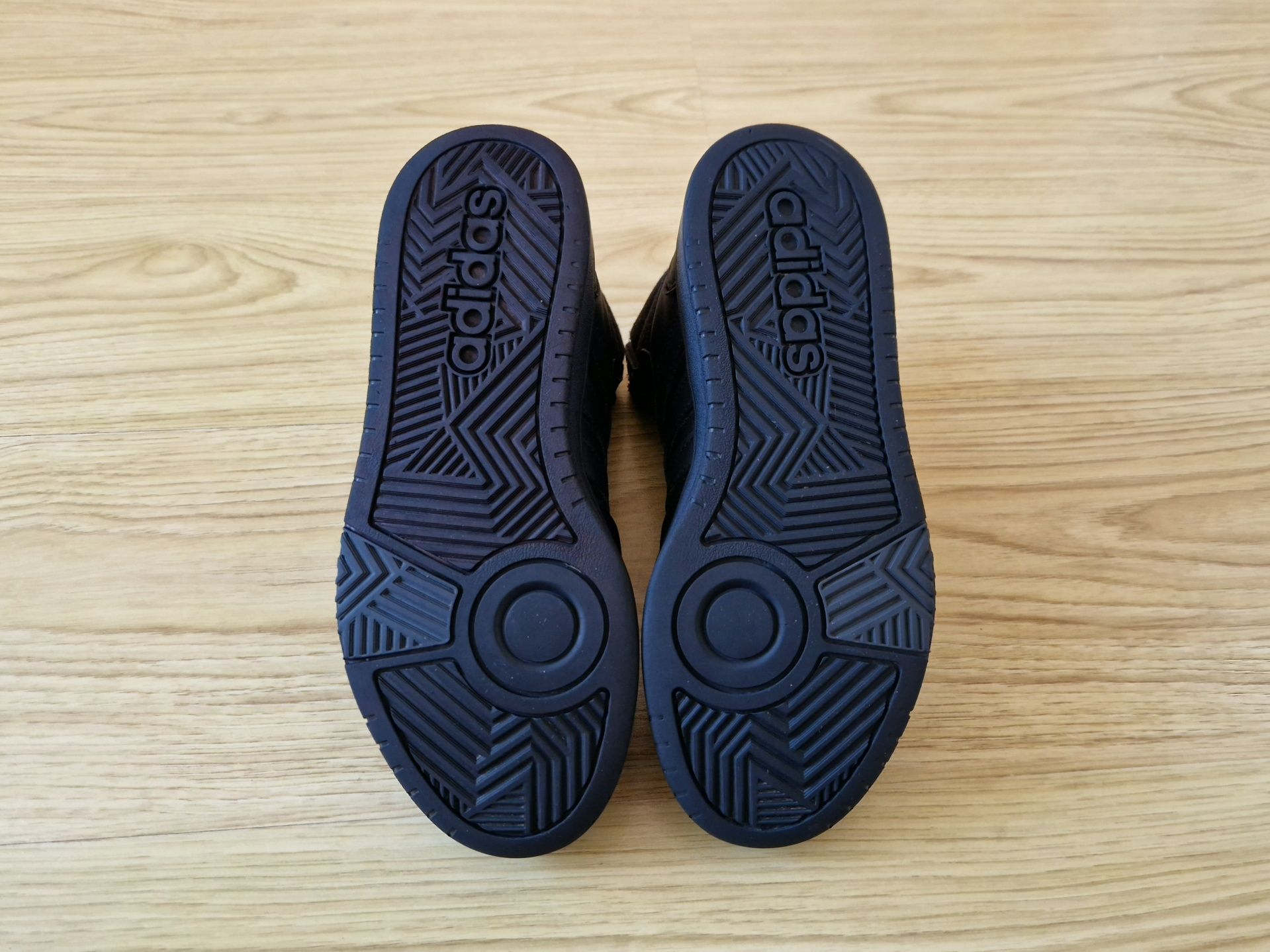 Красовки/Ботінки Adidas HOOPS 3.0 40 розмір (стелька 25см) Original
