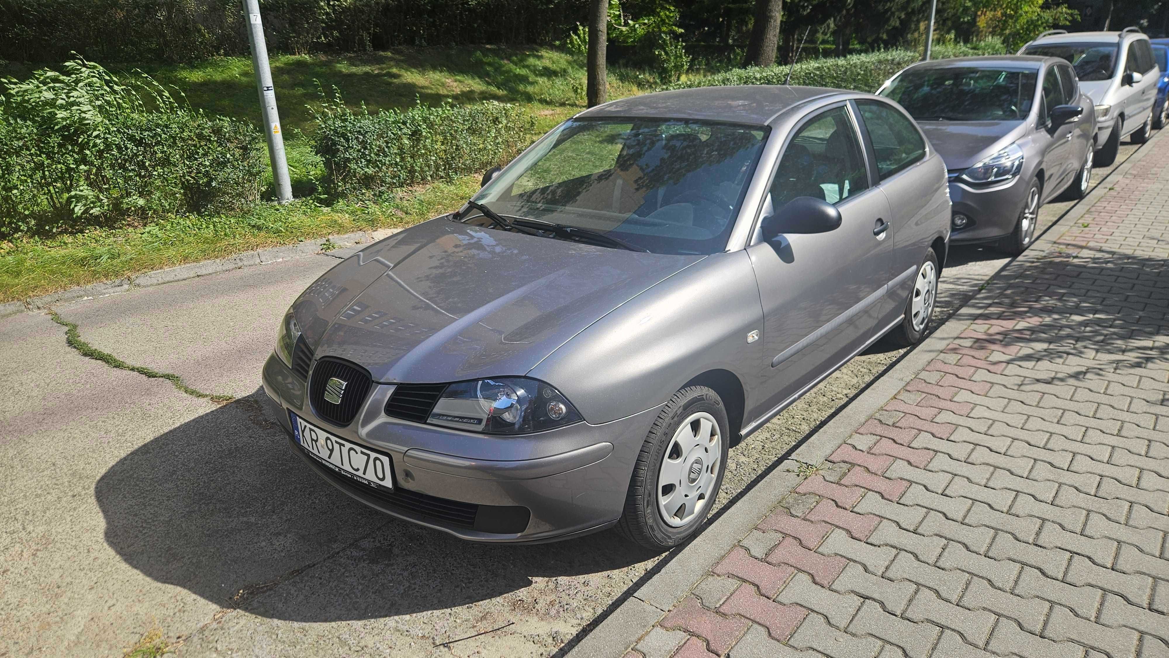 Seat Ibiza 1.2 benzyna, 2002 r. Niski przebieg, klima, 2 komplety opon