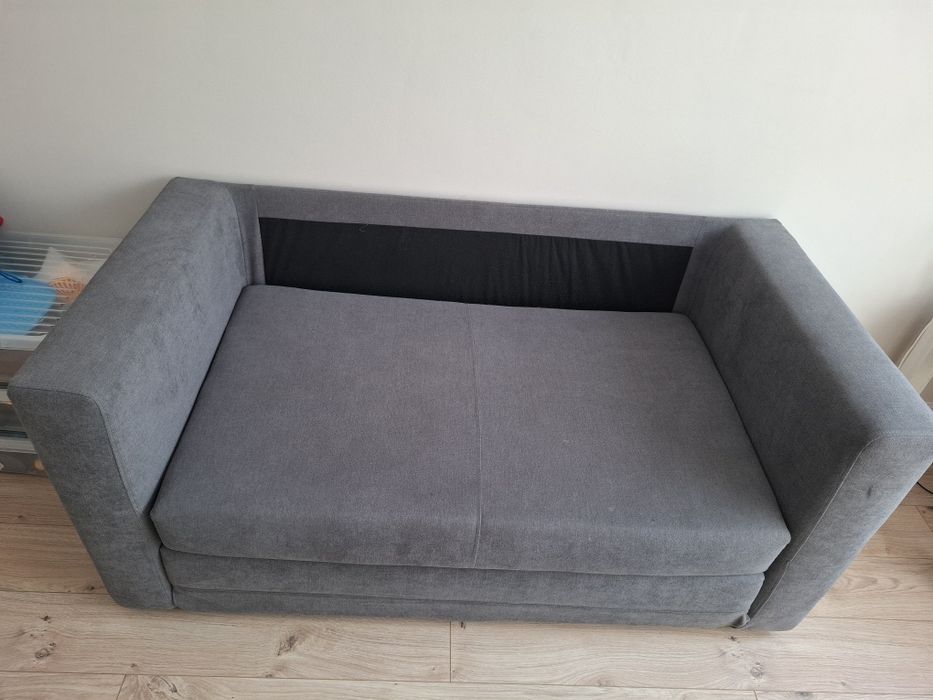 Sofa z rozkladanym materacem