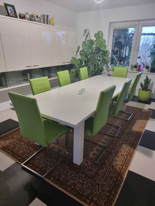 8 krzeseł do wspornikowych w kolorze zielonego jabłka / chartreuse