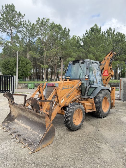 Retroescavadoraw case 580 super k com matrícula