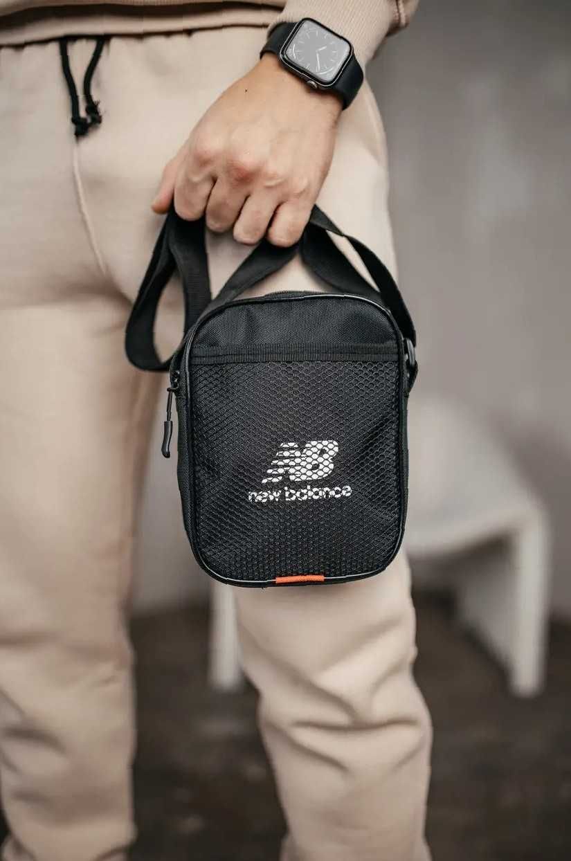 Чоловіча барсетка Nike чорна класика через плече