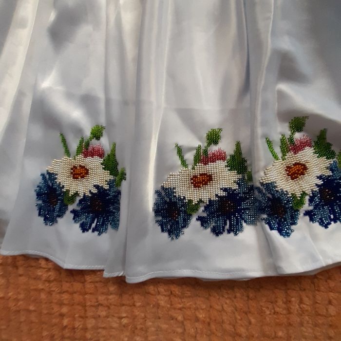 Вишите плаття бісером