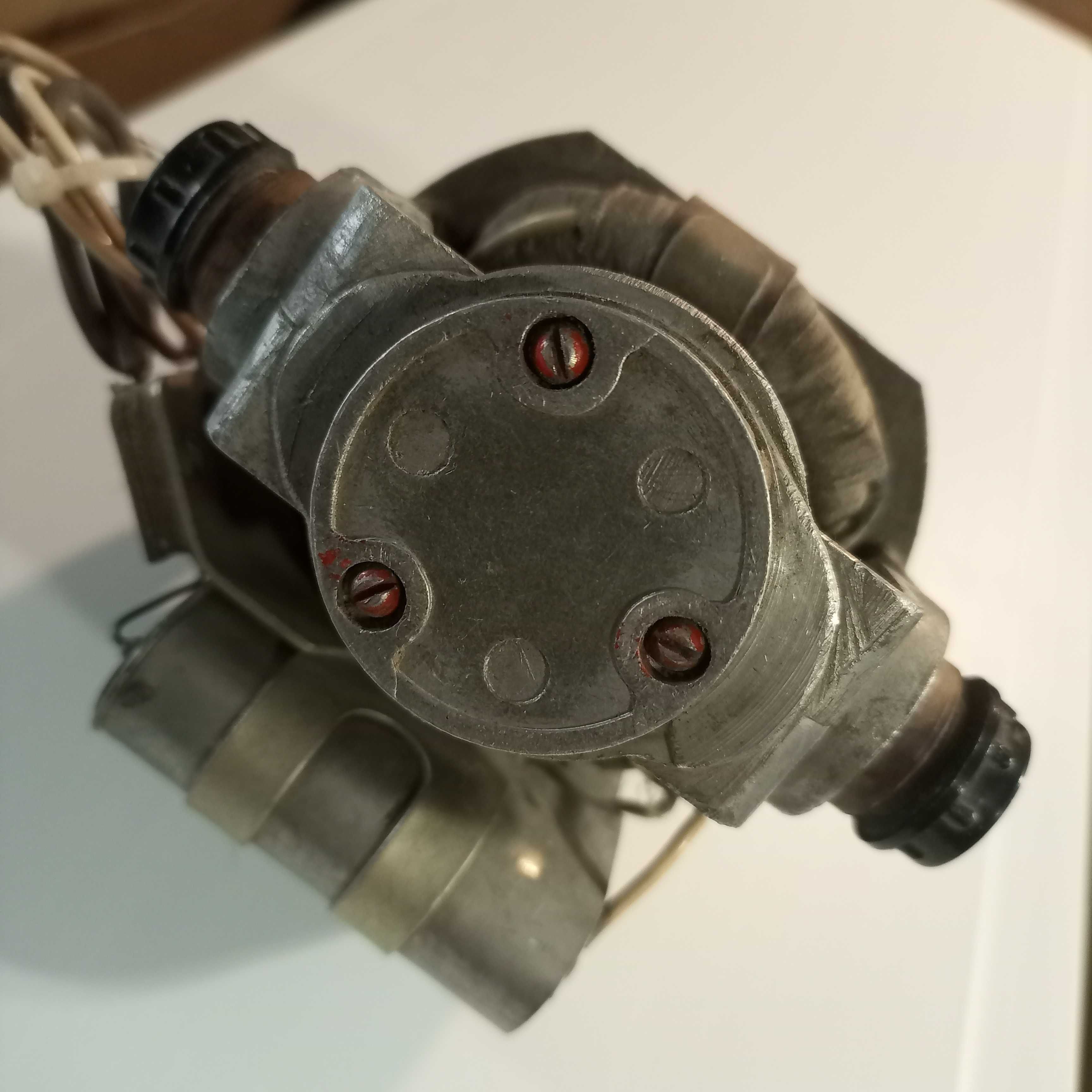 Электромотор от советского пылесоса