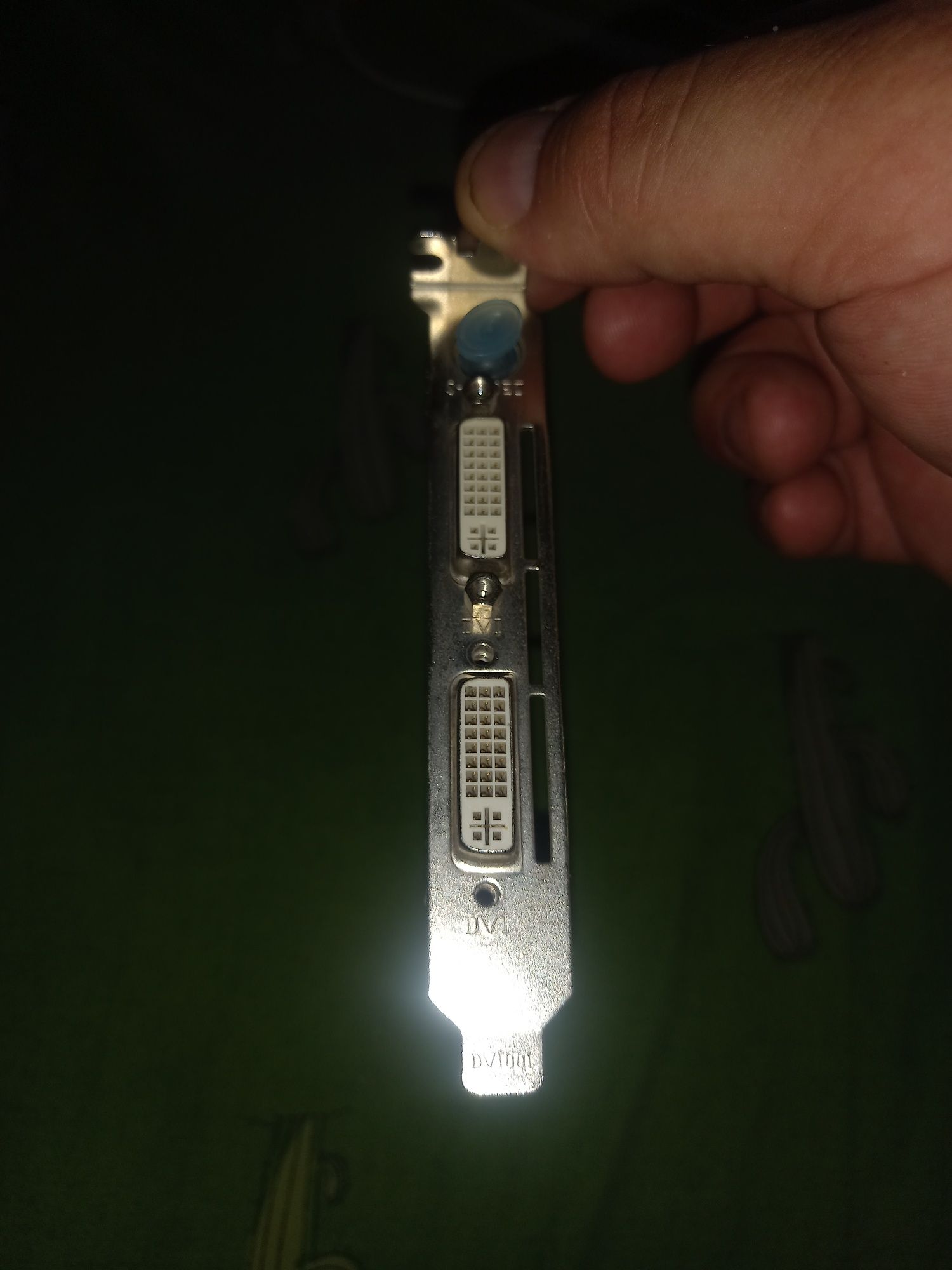 Продам видеокарту GF 9500 GT 512mb полностью рабочая.