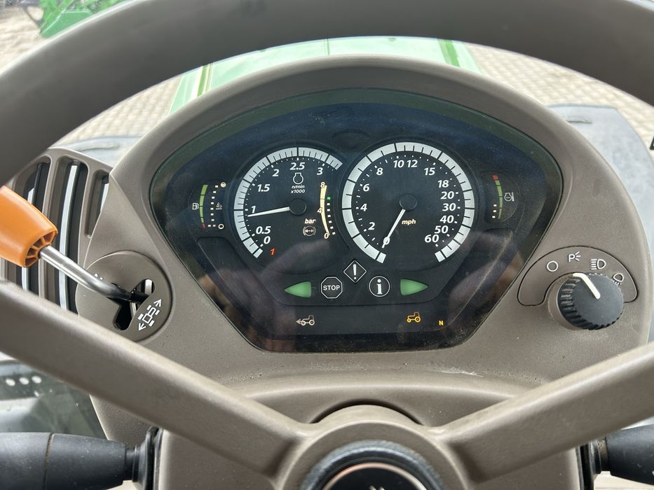 Трактор John Deere 6155R