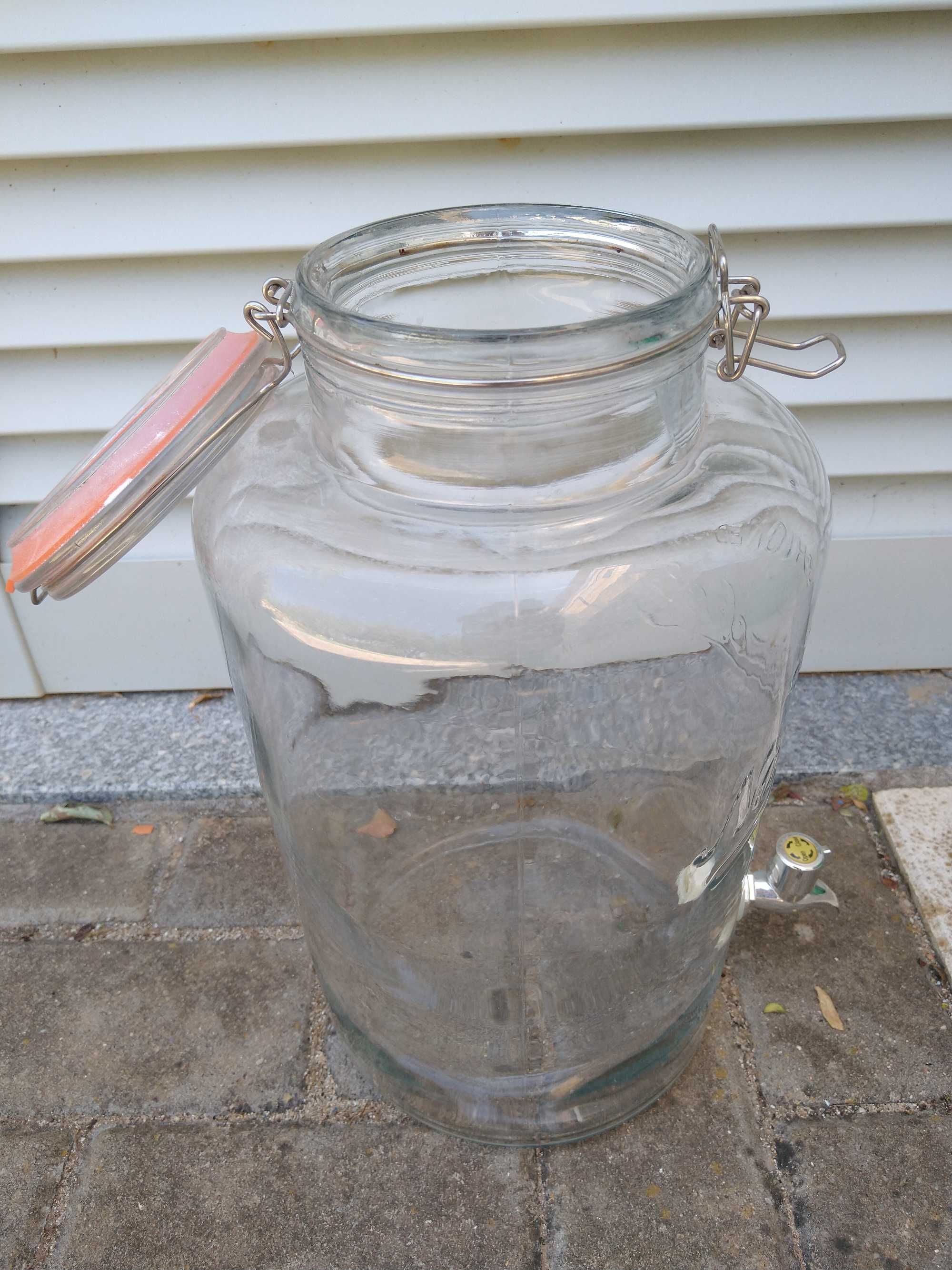 garrafa decoratica em vidro com torneira