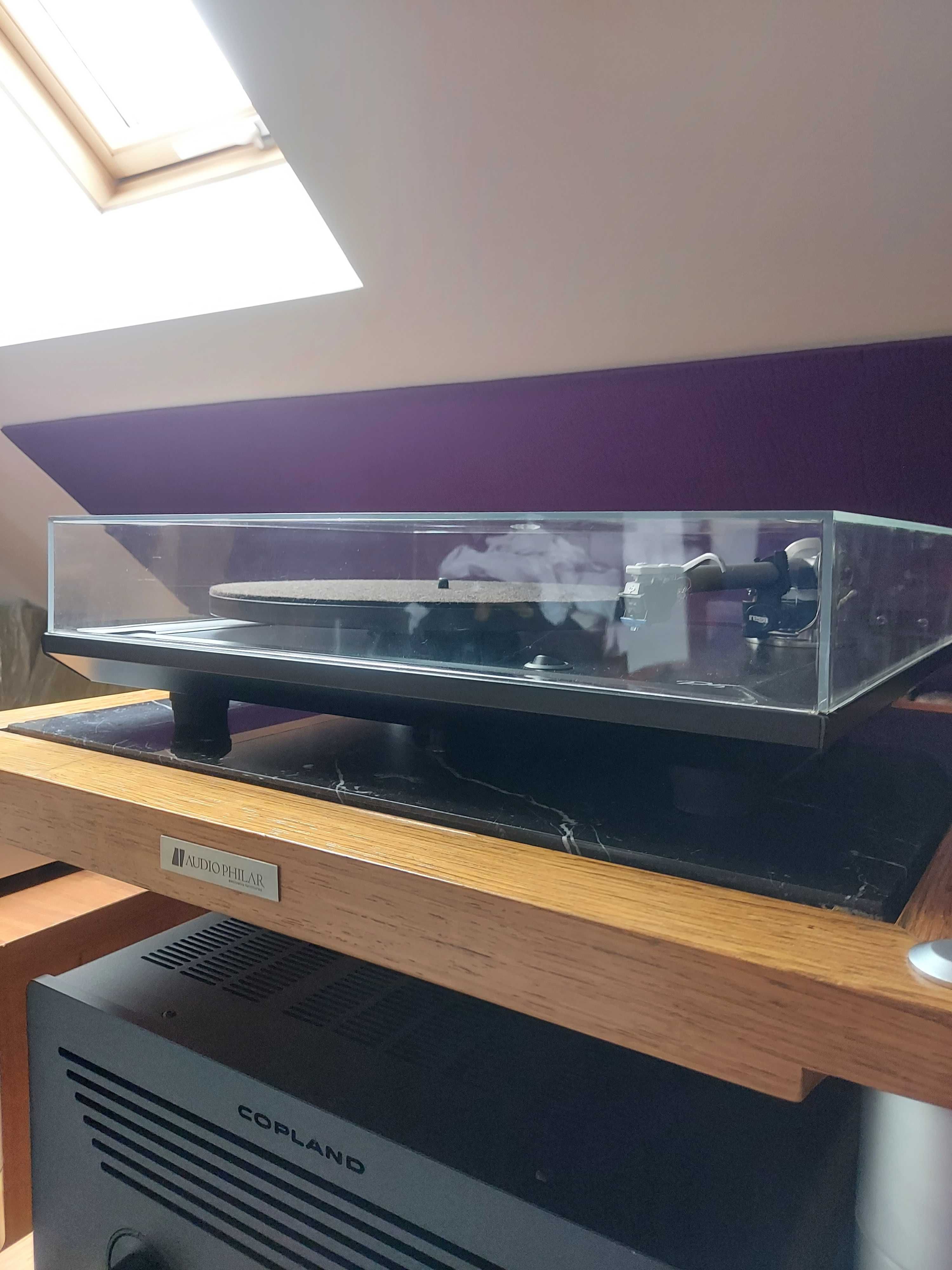 Gramofon Rega P5