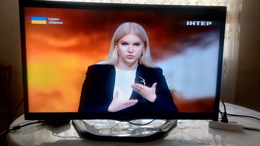 Телевізор смарт LG 39 та Philips 42