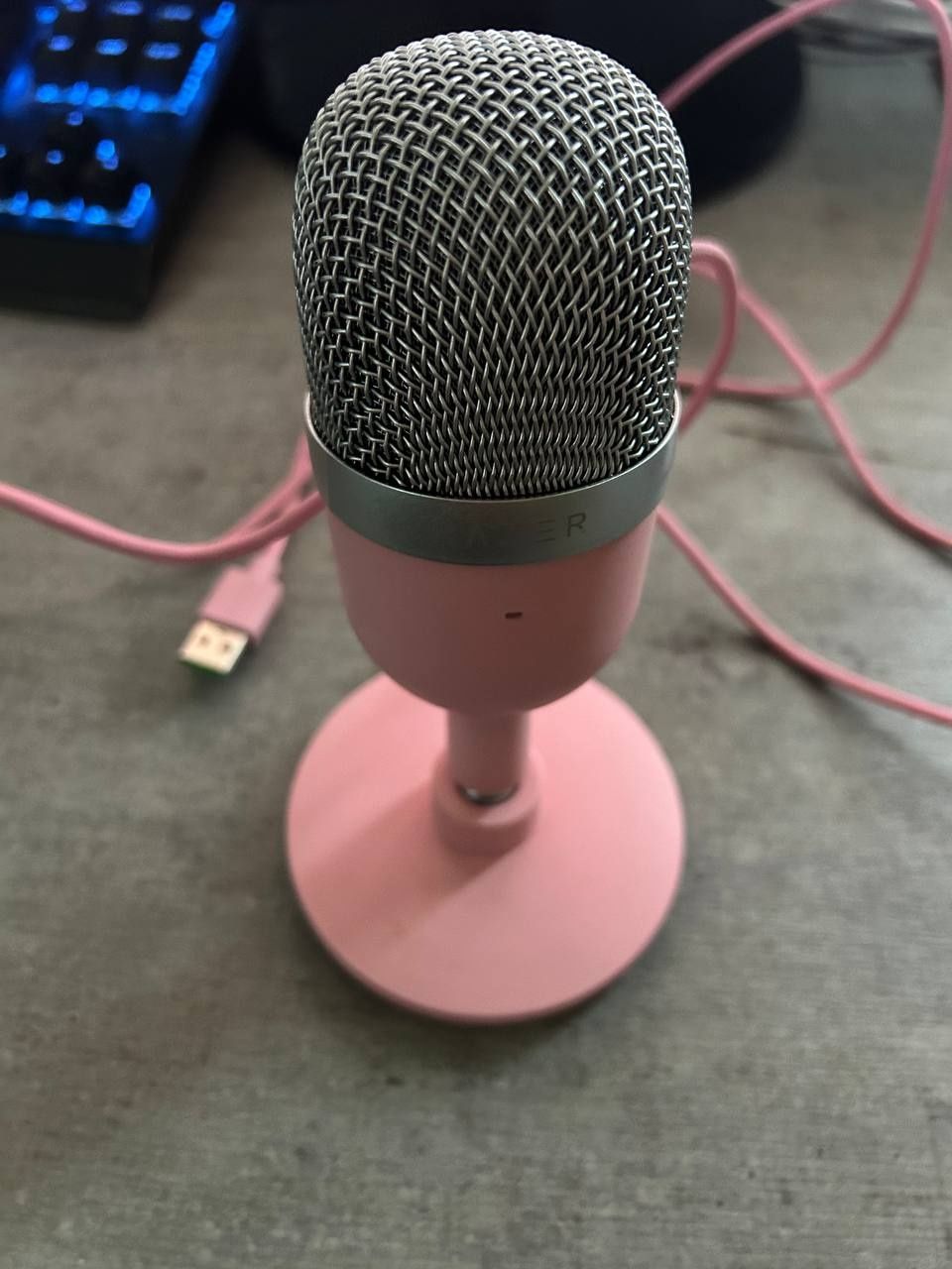 Микрофон Razer Seiren Mini Quartz